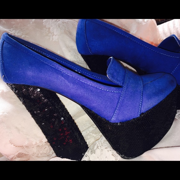 Blue Velvet Double-platform High Heel w/Sequence - Picture 2 of 2